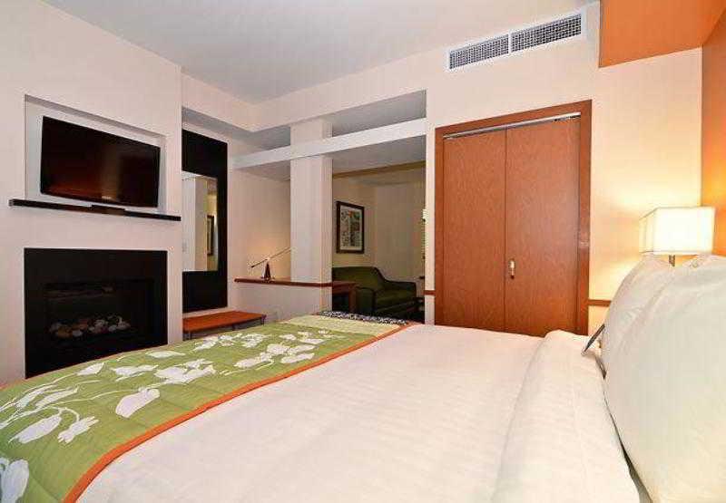 Fairfield Inn & Suites Santa Cruz - Capitola Værelse billede